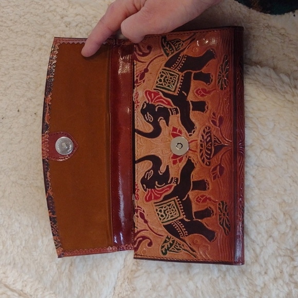 Genuine Hand-Tooled Painted Leather Clutch Wristlet Wallet Tribal Elephant Style - Picture 5 of 15